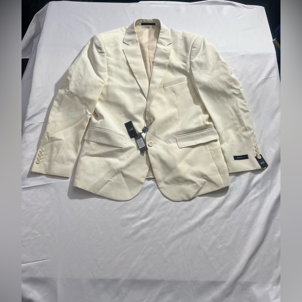 Men's Elegant Cream Suit - Picture 2 of 6